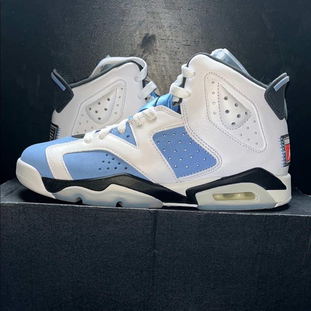 Jordan 6 retro ‘UNC HOME’ sneakers